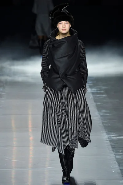 Look 19